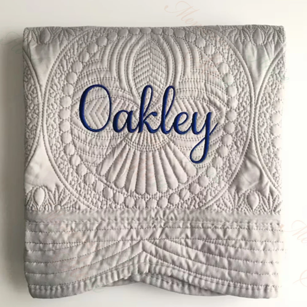 Baby Boy Nursery Quilt - Édredons avec nom brodé pour bébé,